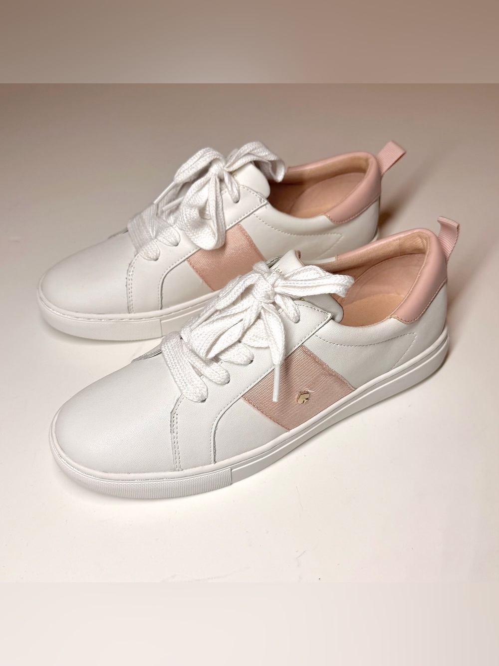 Kate Spade Women’s Iggy sneakers in optic white and rose smoke Size- 9.5 B